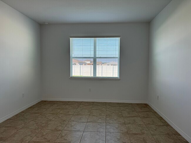 Foto del edificio - 5670 SW 77th Ave