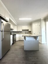 Building Photo - 3504 Lewis Ln