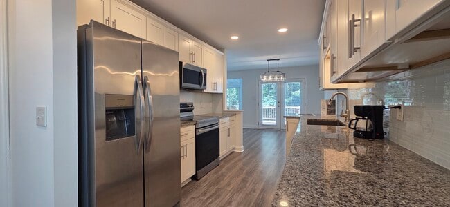 Building Photo - 5703 Willowbrook Dr