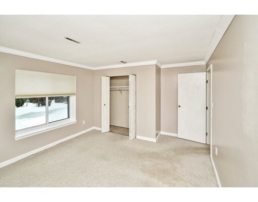 Building Photo - 685 Oak St