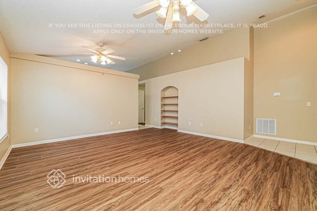 Building Photo - 6240 Crickethollow Dr
