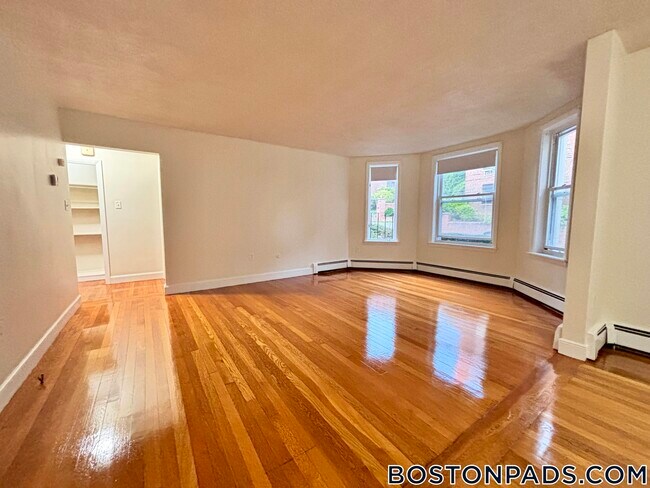 Building Photo - 312 Tappan St