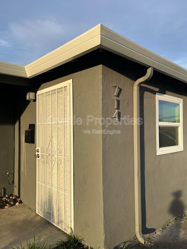 Foto del edificio - 714 Gateway Dr