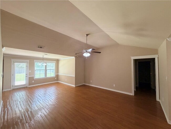 Building Photo - 9646 Estate Dr
