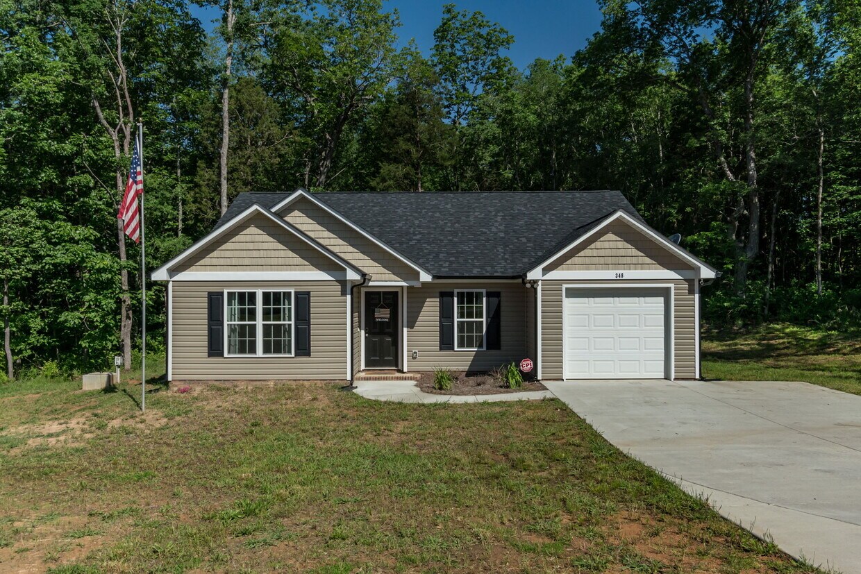 Primary Photo - 348 Walker Rd