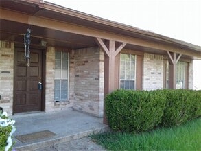 Building Photo - 9610 Wellsworth Dr