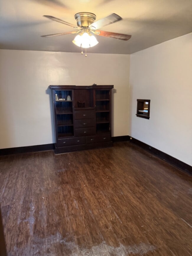 Photo - 544 Center St House