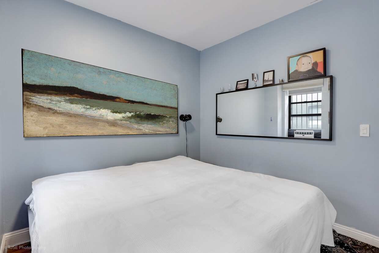 Foto principal - 414 E 10th St