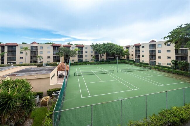 Building Photo - 10401 W Broward Blvd
