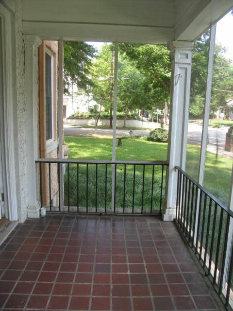 Screened Porch - 524 Orme Cir NE