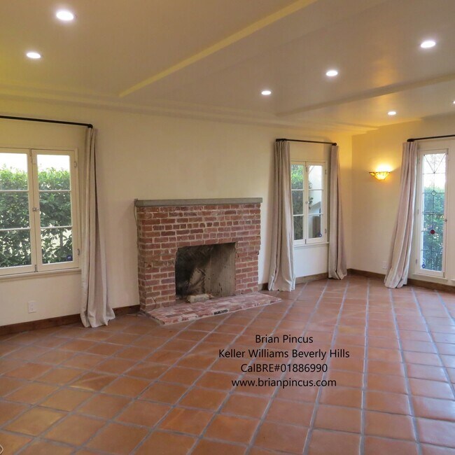 Living Room - 6224 ORANGE St