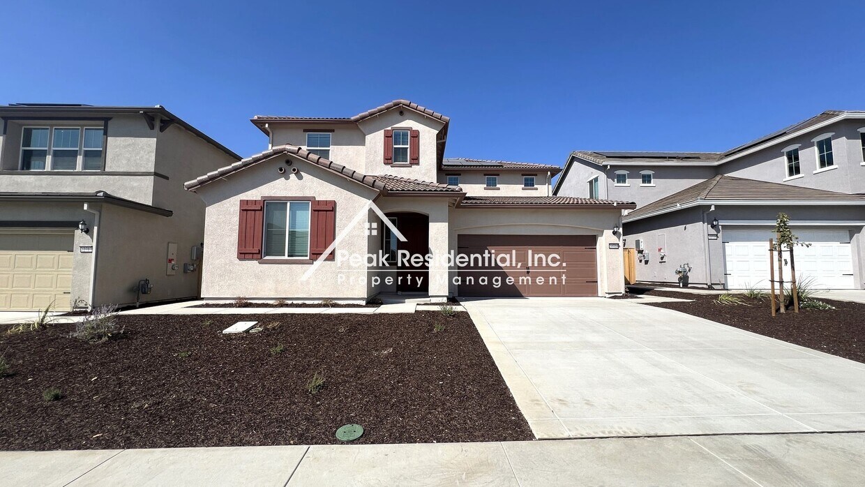 Primary Photo - Brand New 4bd/3.5ba Home and Seperate 1bd/...