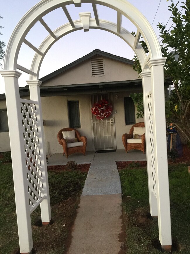 Foto del edificio - 1106 East Oak Street