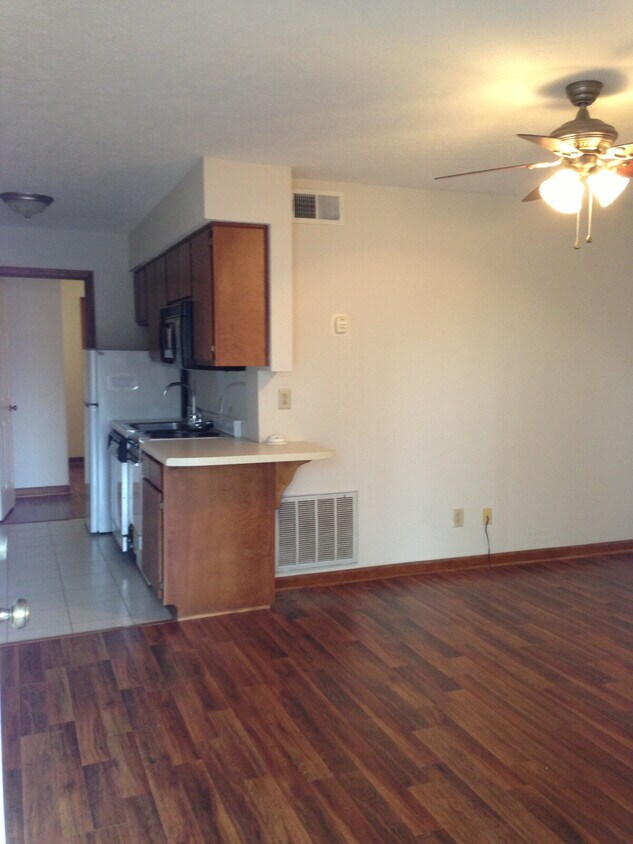 Foto del edificio - Downtown 1BR | Oct ‘26 Availability