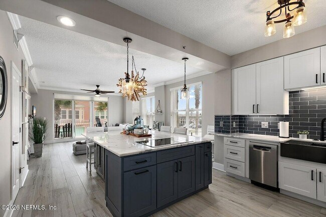 Building Photo - 1126 1st St N