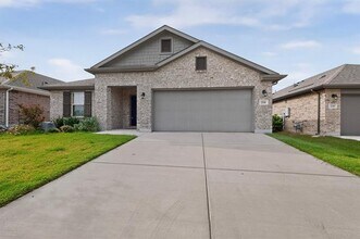 Building Photo - 2104 Briar Rose Dr