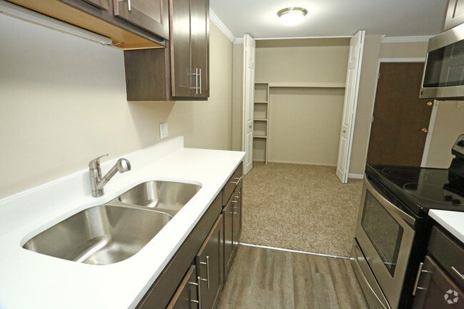 Interior Photo - Shoreview Apartments