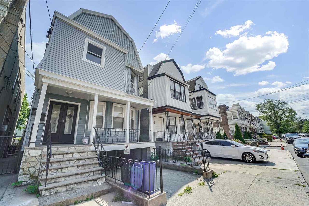 Primary Photo - 30 Sheffield St