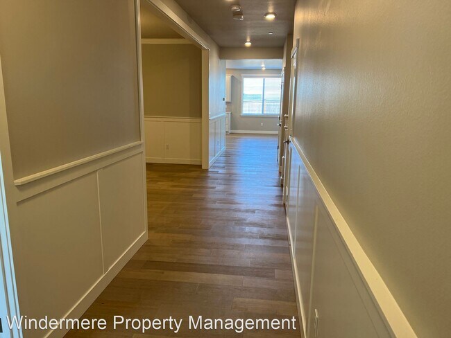 Building Photo - 5 br, 3 bath House - 1411 Baker Heights Loop
