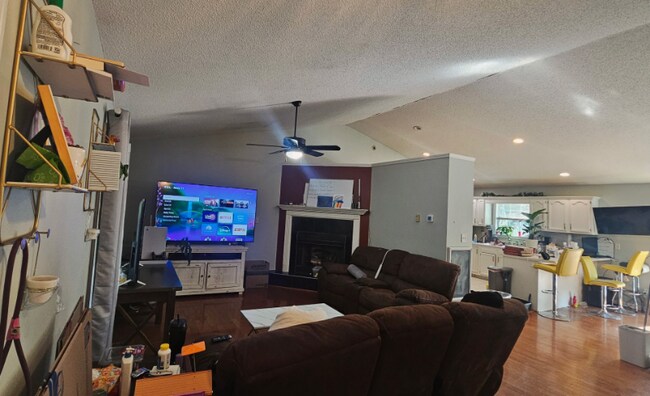 Foto del edificio - 115 Wilde Brook Dr