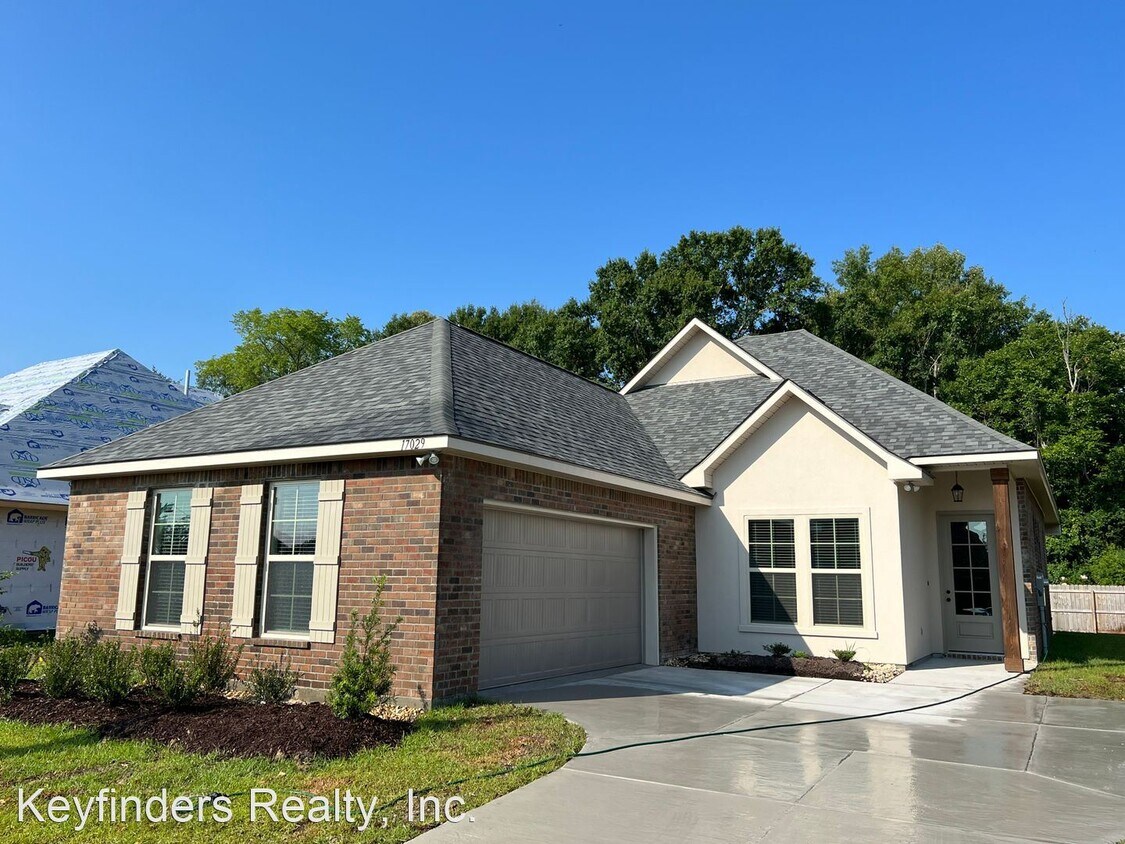 4 br, 2 bath House 17029 Shearwater Trace House Rental in