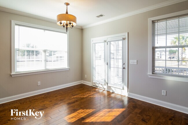 Foto del edificio - 412 Topcrest Ln