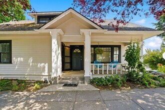 Building Photo - 3736 S Kelly Ave
