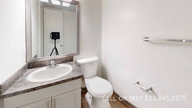 Foto del edificio - 2220 Blue Spruce Way