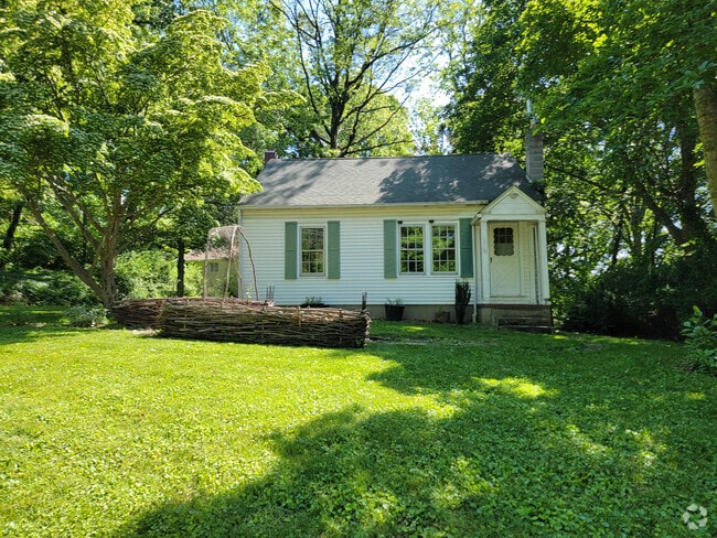 Building Photo - 358 Pool Rd