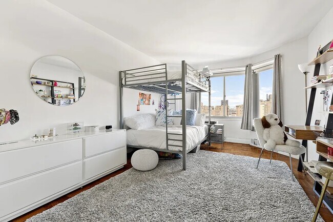 Foto del edificio - 175 W 12th St