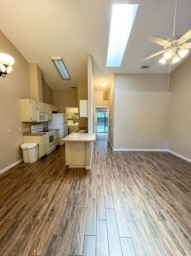 Foto del edificio - 3824 SW 30th Terrace