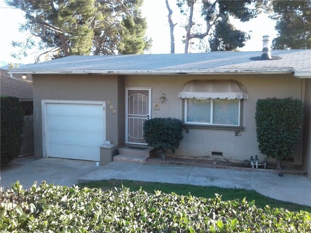 Building Photo - 924 W George St