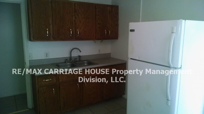 Building Photo - 416 Rayon Dr