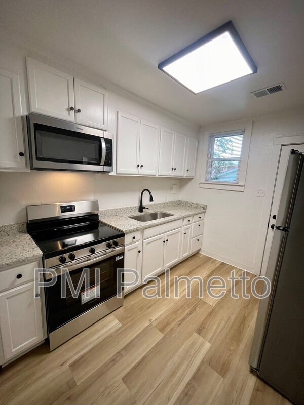 Foto del edificio - 2205 Harper St
