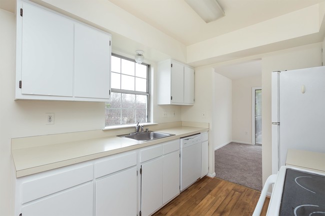 Building Photo - 8852 Green Needle Dr