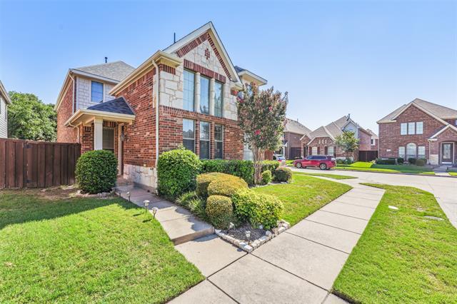 Building Photo - 2121 Walnut Square Dr