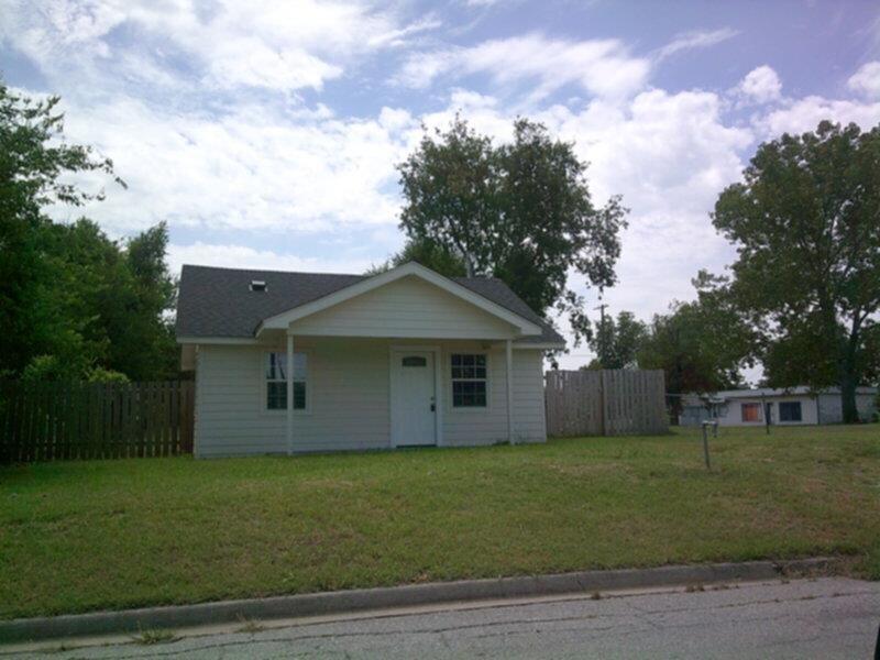 Primary Photo - 1414 SW H Ave