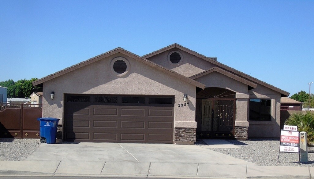 Primary Photo - Newer 3 bedroom 2 bath home is West Yuma