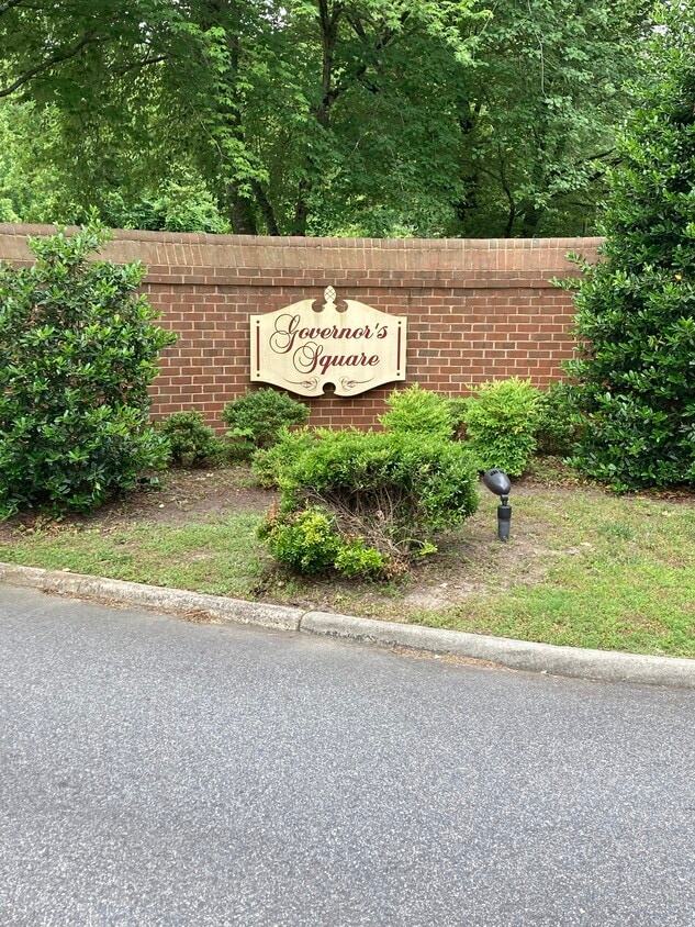 Primary Photo - 4002 Governors Sq