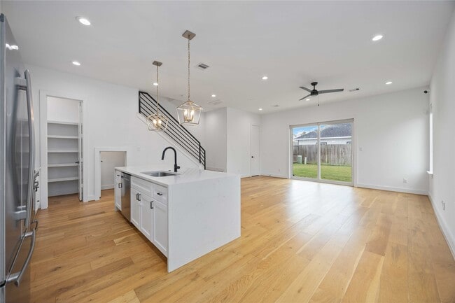 Foto del edificio - 2215 Mansfield St