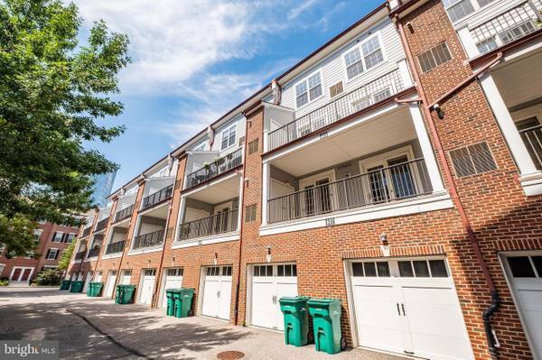 Building Photo - 603 Admirals Way