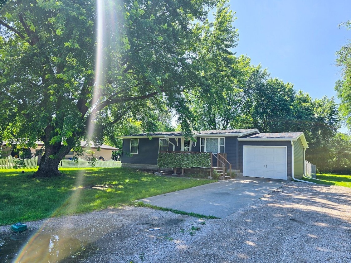 Primary Photo - 3507 Andrew Ave