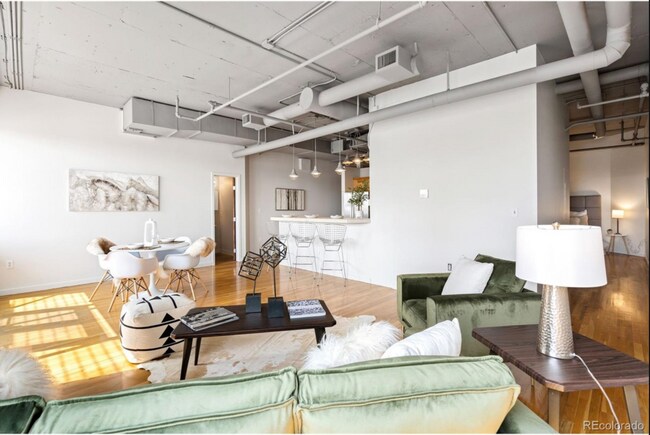 Building Photo - Beautifully Renovated Skyloft One-Bedroom — Available NOW!!