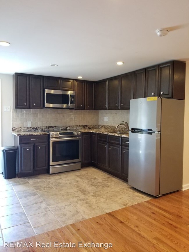 Foto del edificio - 1103 N Elm St