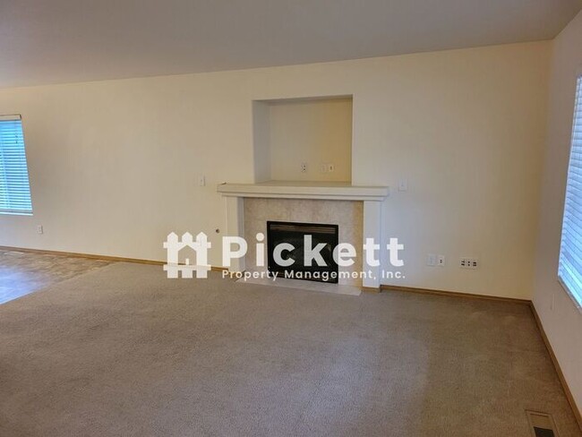 Building Photo - 4 Bedroom Home in Blueberry Meadows