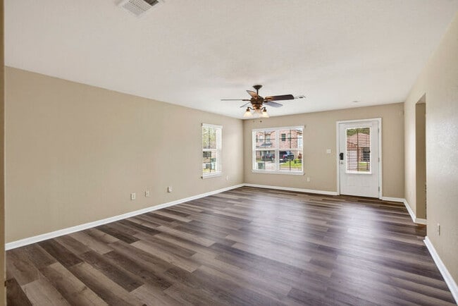 Building Photo - 10261 English Manor Dr