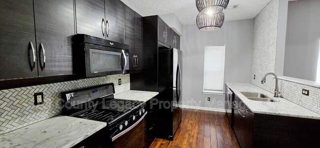 Foto del edificio - 908 Tree Creek Blvd