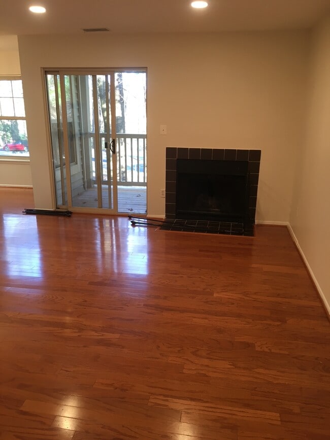 Building Photo - 11700 Olde English Dr