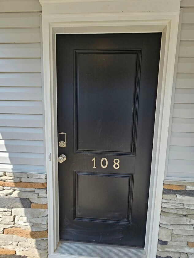 Primary Photo - 108 Glen Forest Dr