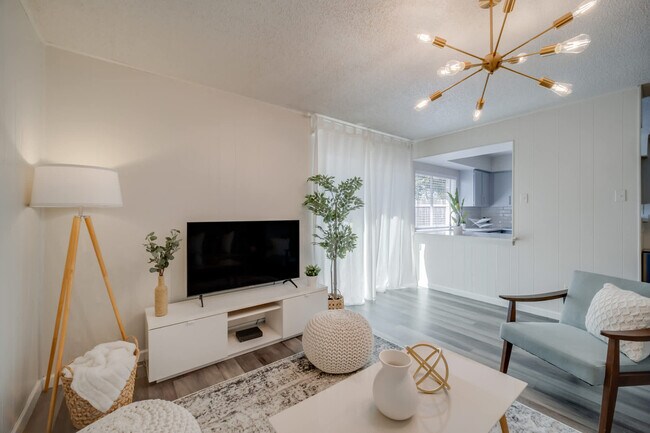 Building Photo - 1904 Jasmine Ln